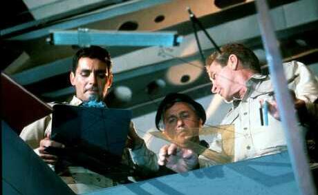 Director of the episode The Cyborg Leo Penn, surrounded by David Hedison and Richard Basehart.